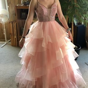 Ellie Wilde prom dress worn twice in very good condition